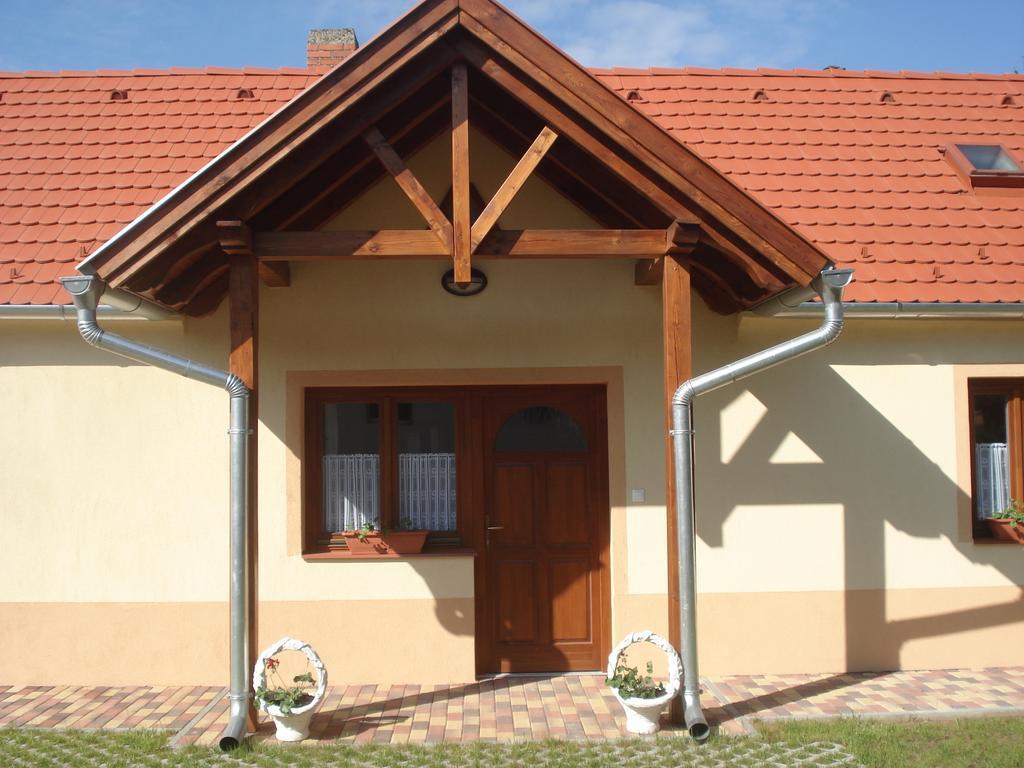 Gerendás Vendégház Sotony Exterior foto