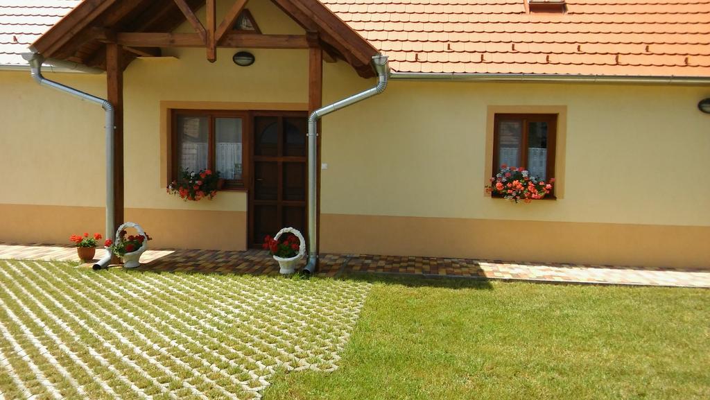 Gerendás Vendégház Sotony Exterior foto